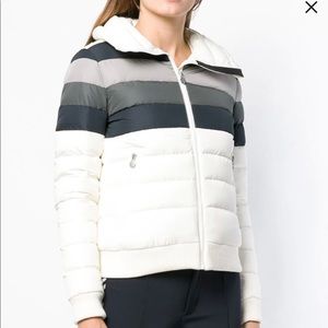 Brand new Snow white and asphalt grey feather down Queenie puffer jacket.